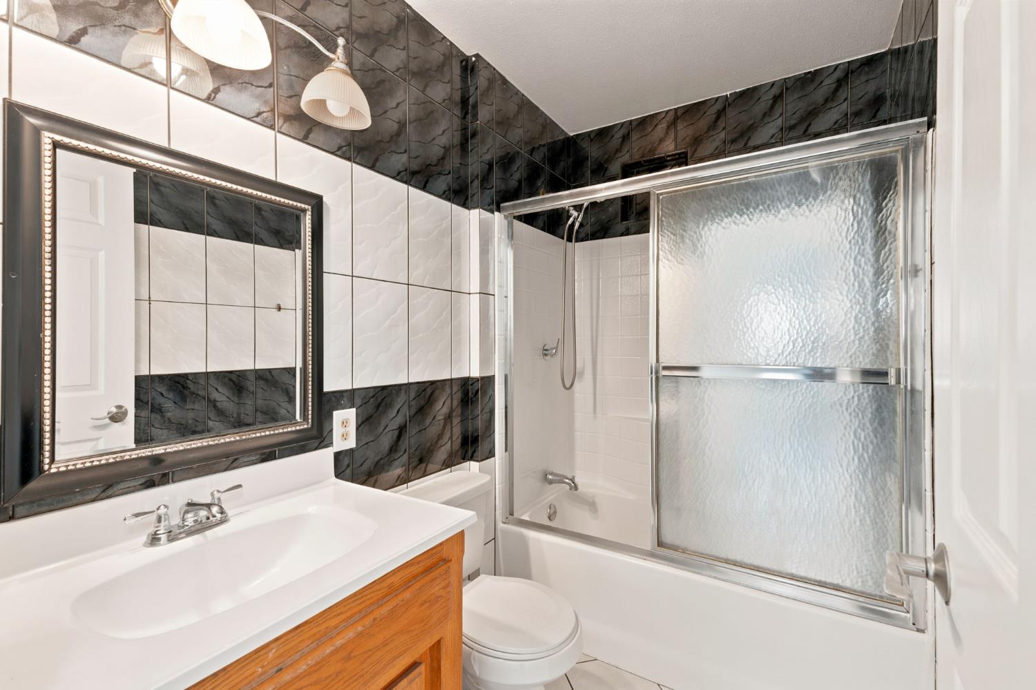 216 Fancher St, Planada, CA 95365