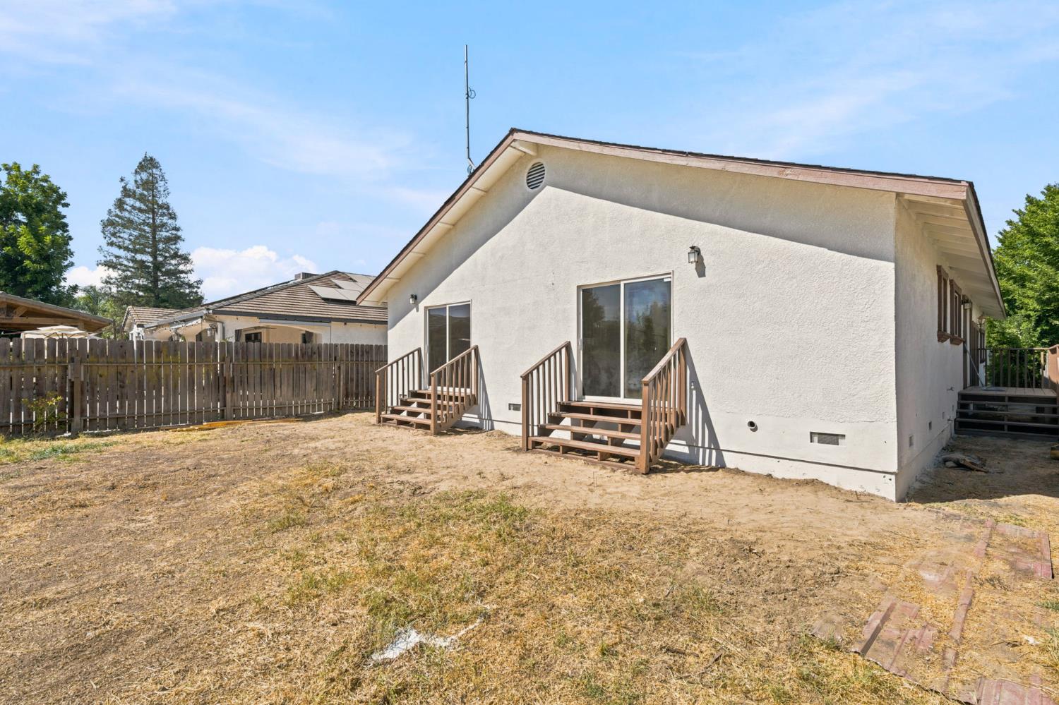 216 Fancher St, Planada, CA 95365