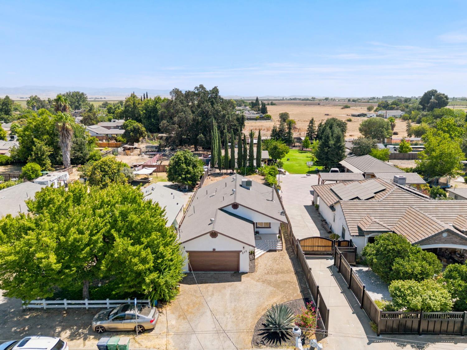 216 Fancher St, Planada, CA 95365