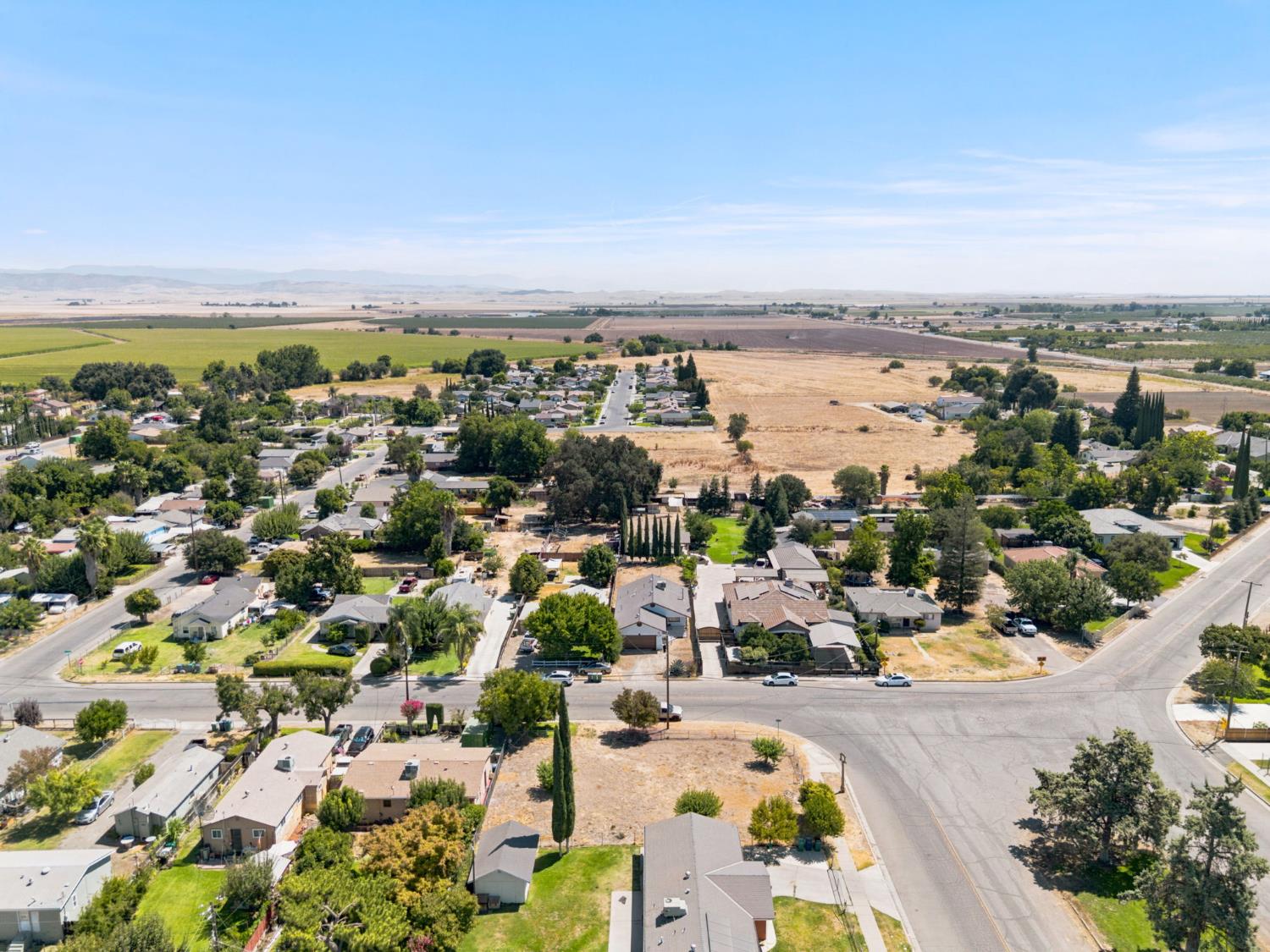 216 Fancher St, Planada, CA 95365