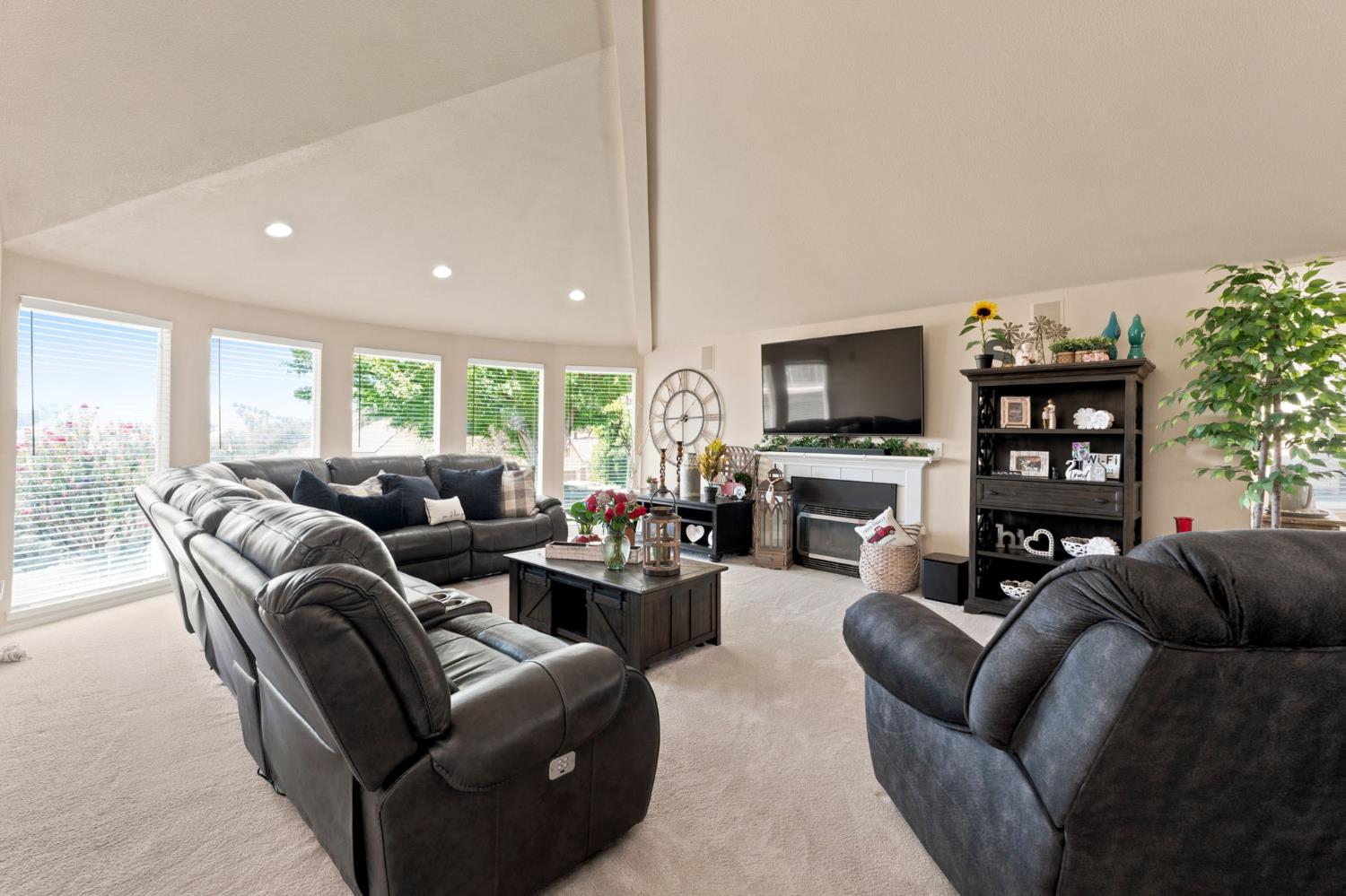 21987 Mary Rebecca Ln, Friant, CA 93626