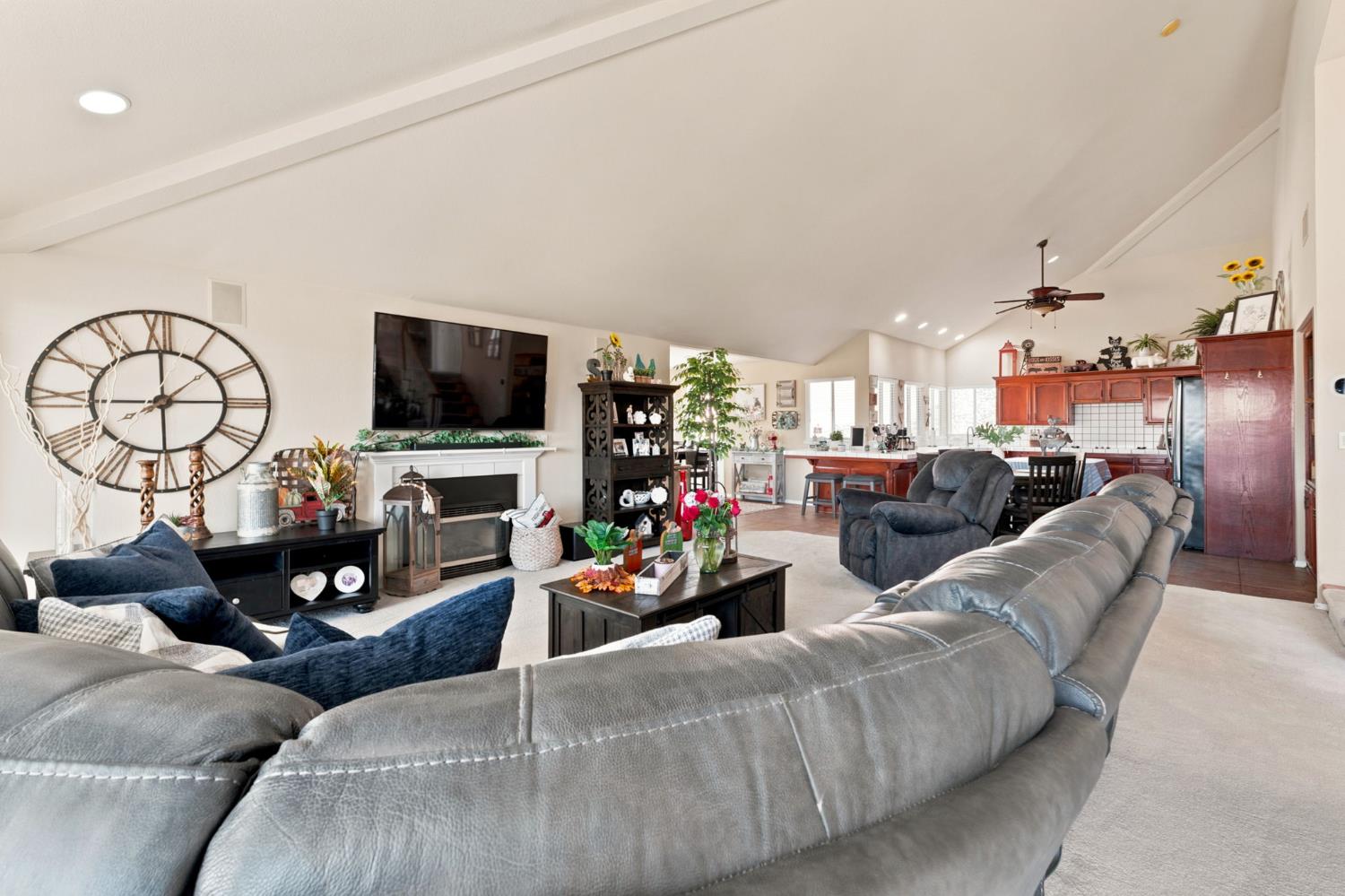 21987 Mary Rebecca Ln, Friant, CA 93626