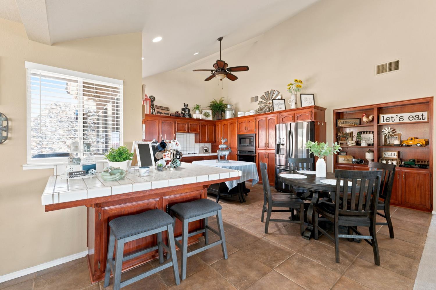 21987 Mary Rebecca Ln, Friant, CA 93626