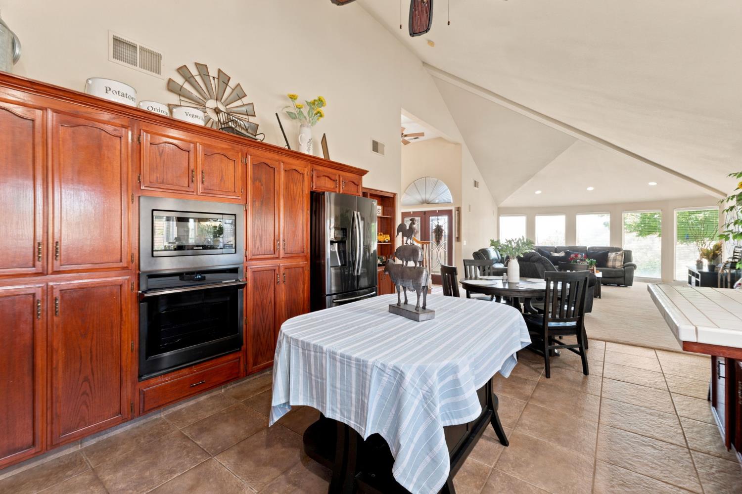 21987 Mary Rebecca Ln, Friant, CA 93626