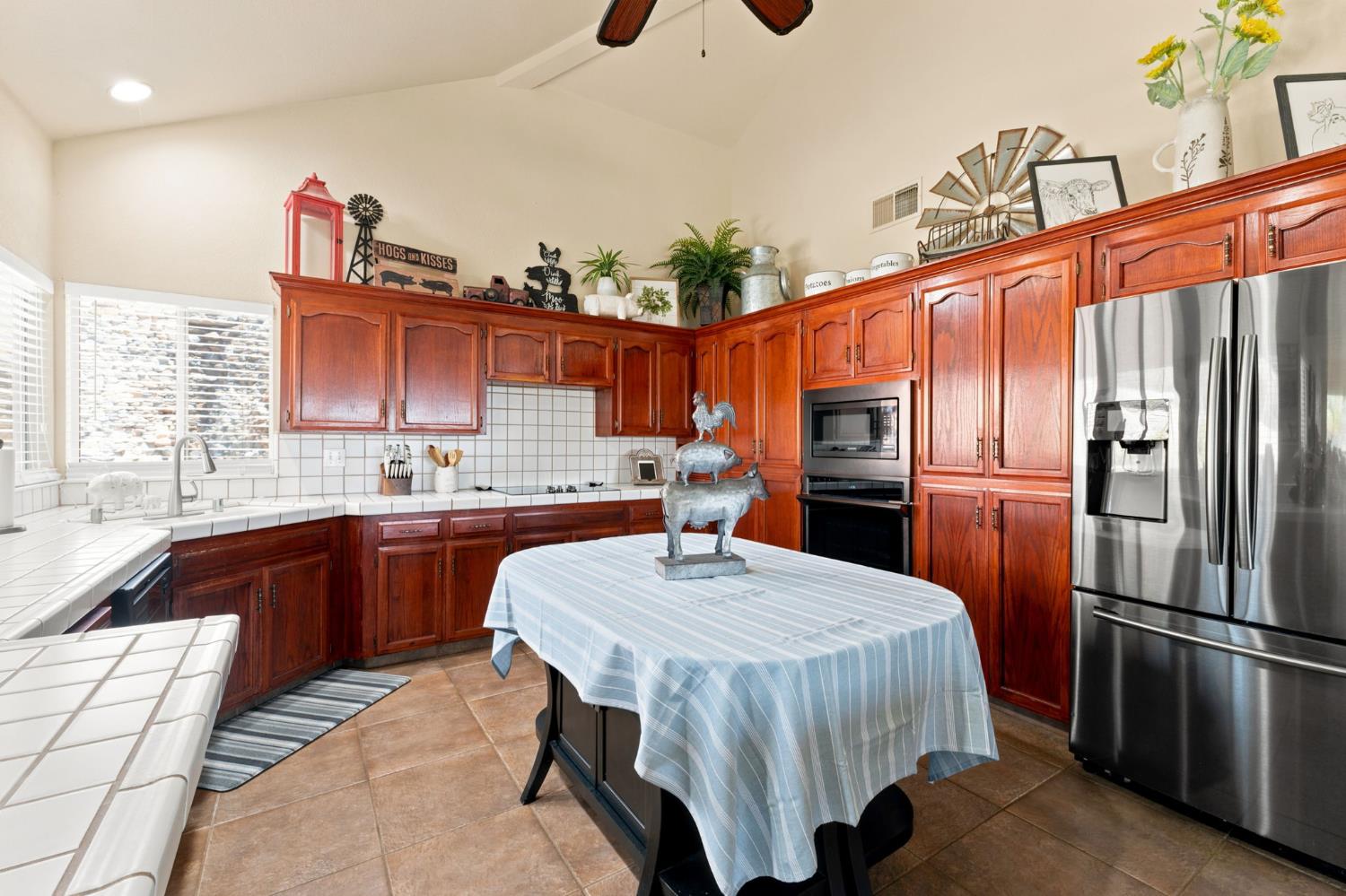 21987 Mary Rebecca Ln, Friant, CA 93626