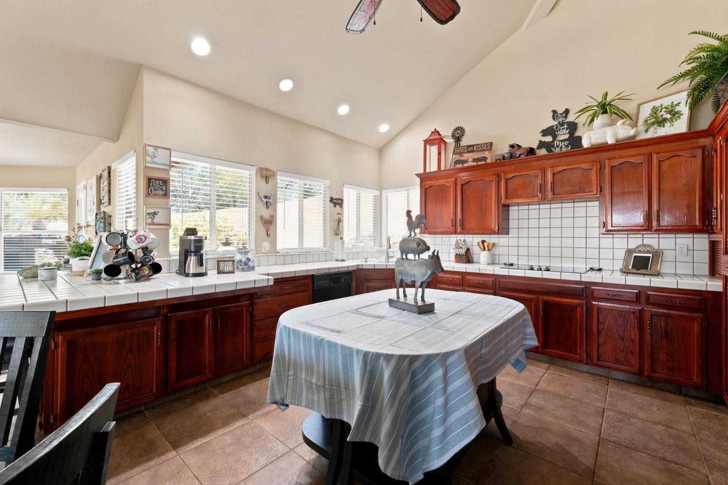 21987 Mary Rebecca Ln, Friant, CA 93626