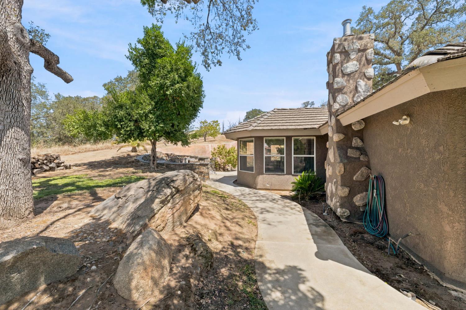21987 Mary Rebecca Ln, Friant, CA 93626