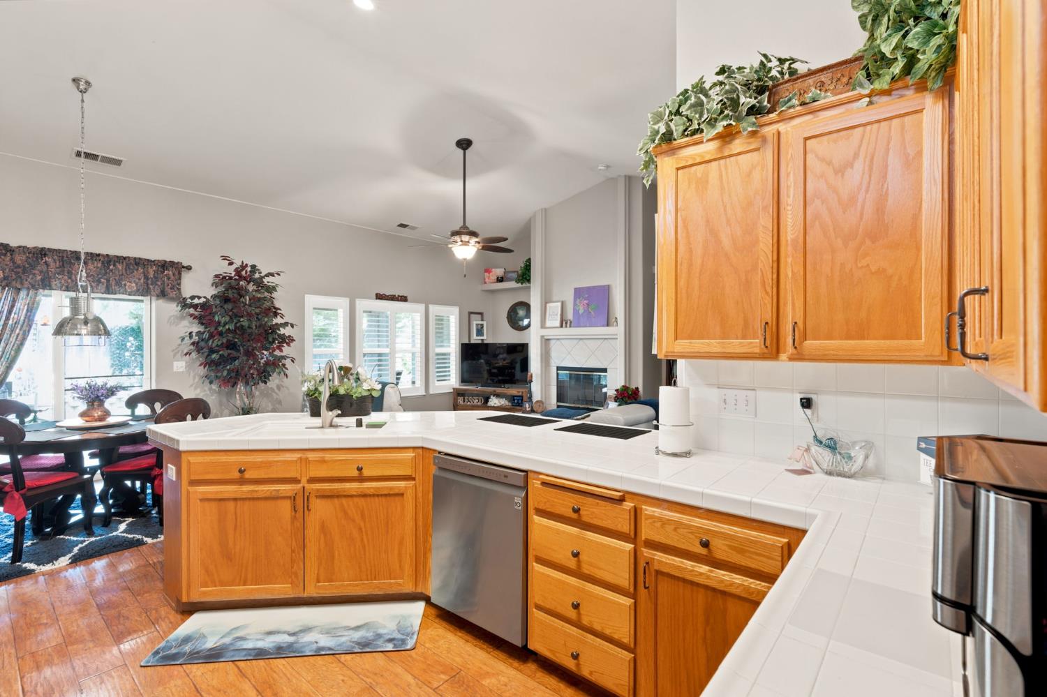 3363 Cambria Ave, Madera, CA 93637
