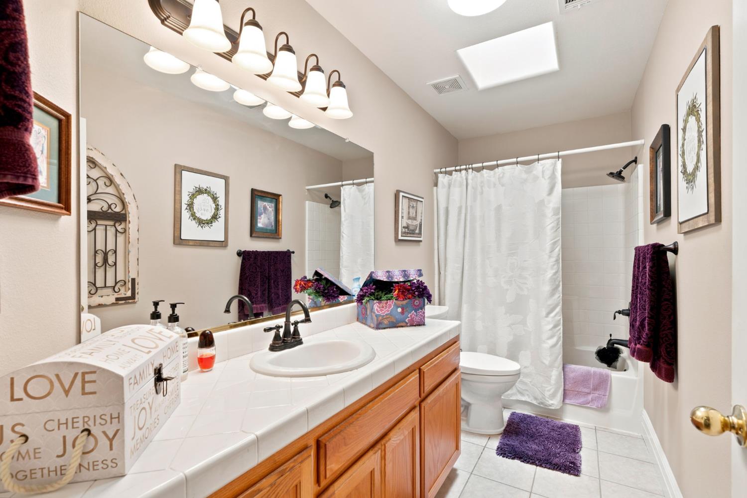 3363 Cambria Ave, Madera, CA 93637