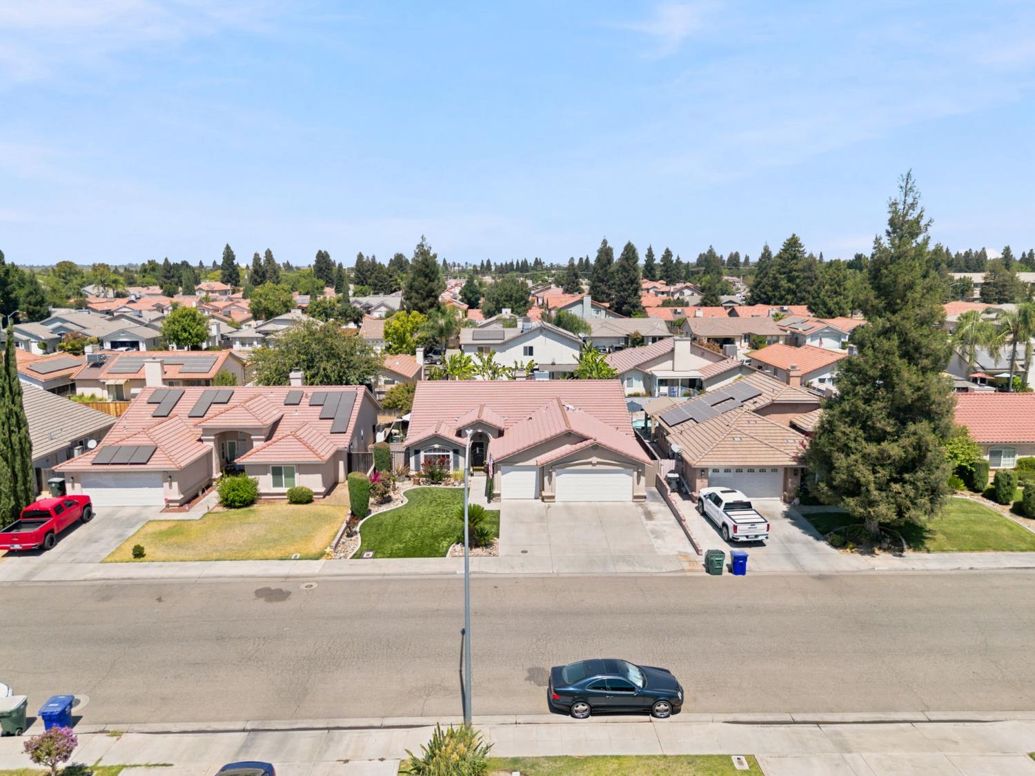 3363 Cambria Ave, Madera, CA 93637