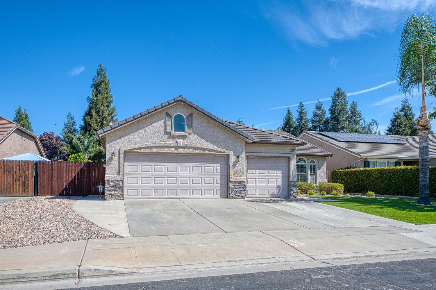 1893 Decatur Ave, Clovis, CA 93611