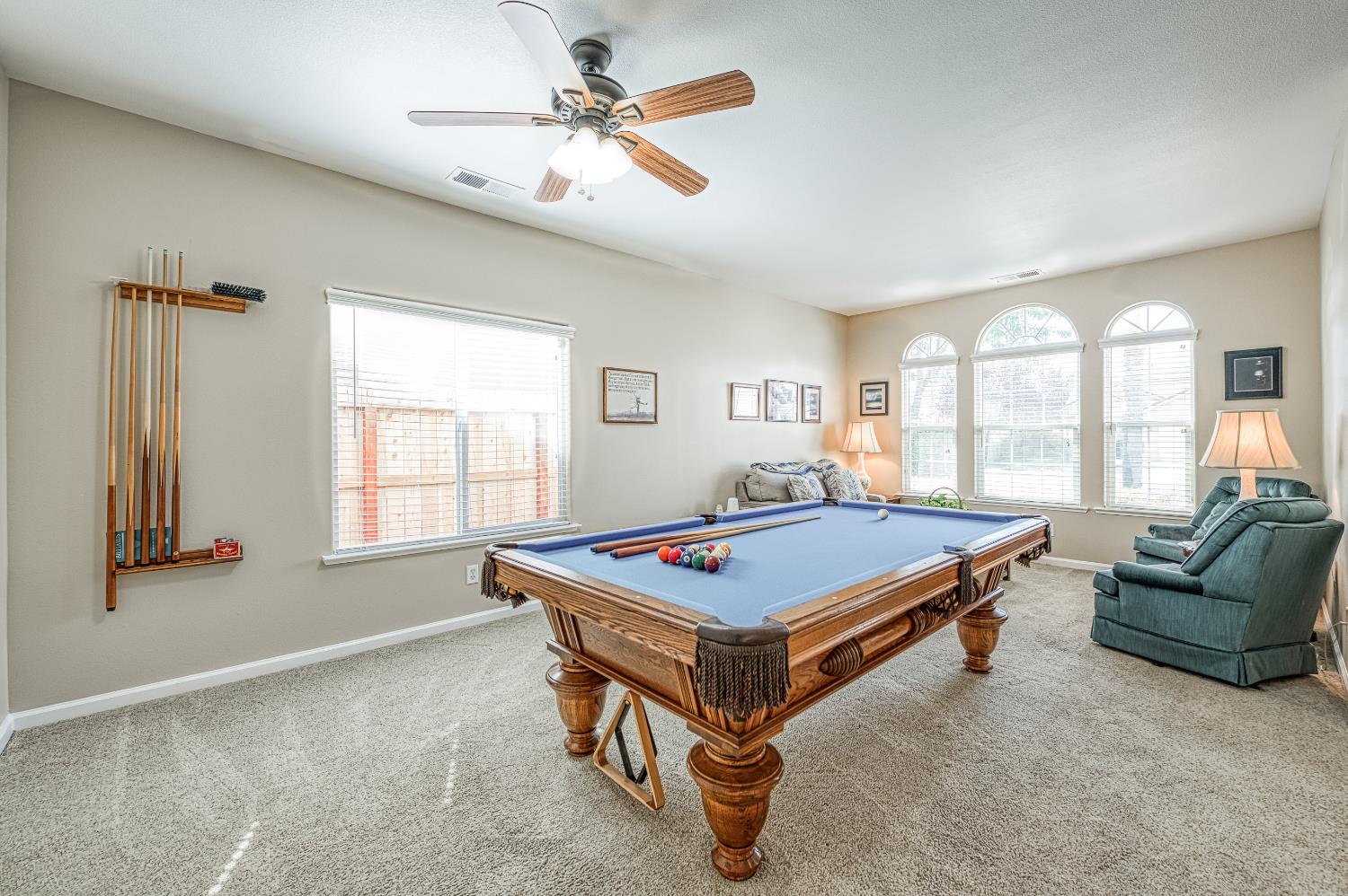 1893 Decatur Ave, Clovis, CA 93611