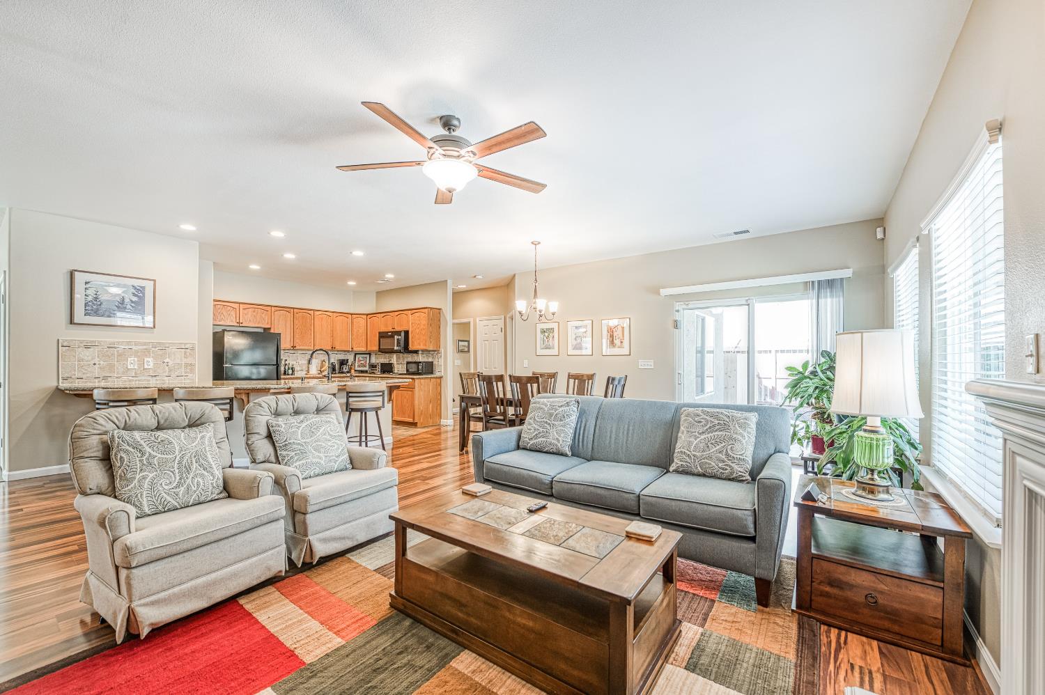1893 Decatur Ave, Clovis, CA 93611