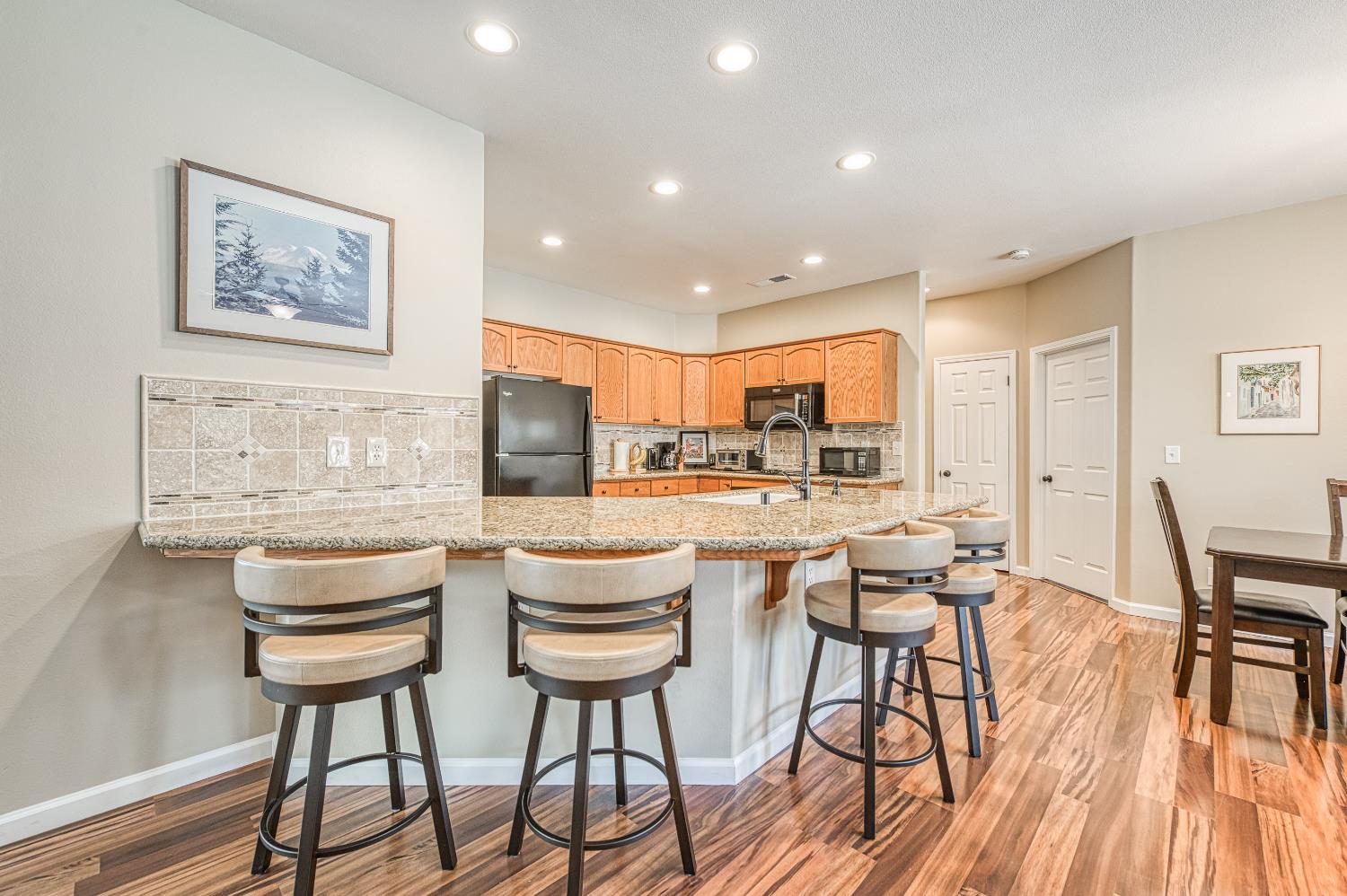 1893 Decatur Ave, Clovis, CA 93611