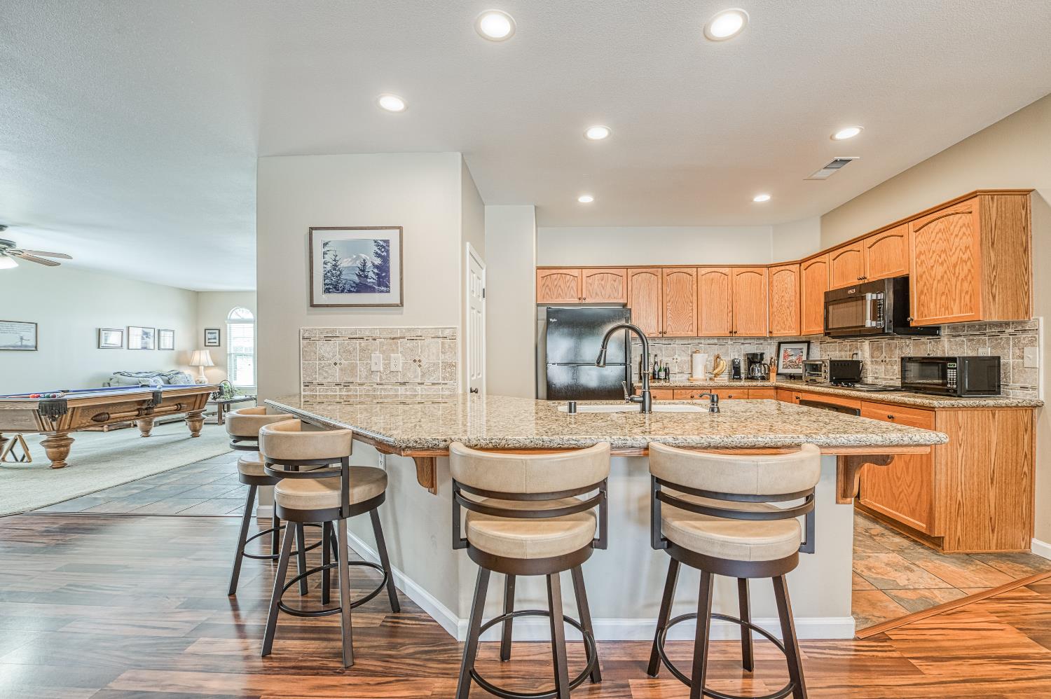 1893 Decatur Ave, Clovis, CA 93611