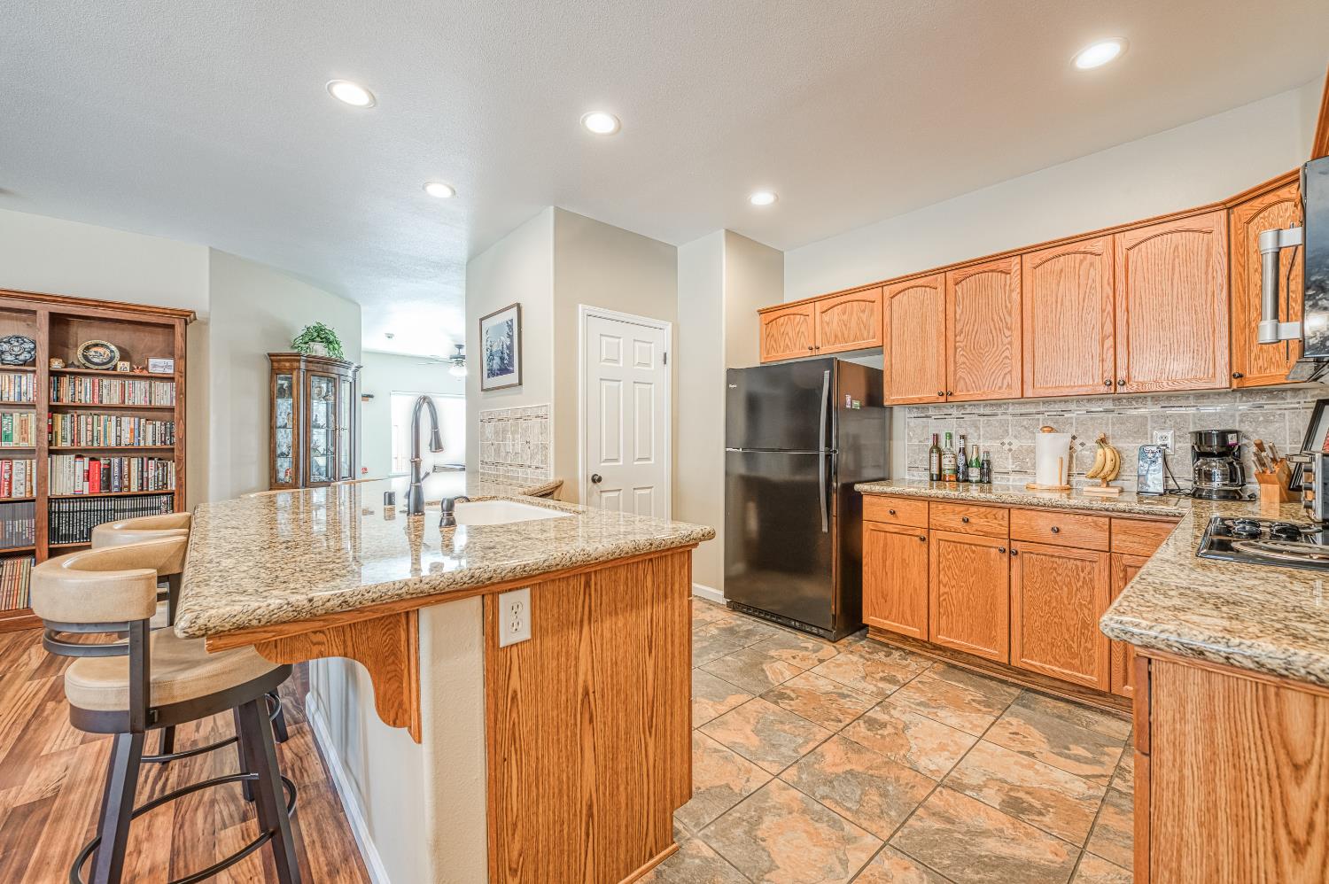 1893 Decatur Ave, Clovis, CA 93611