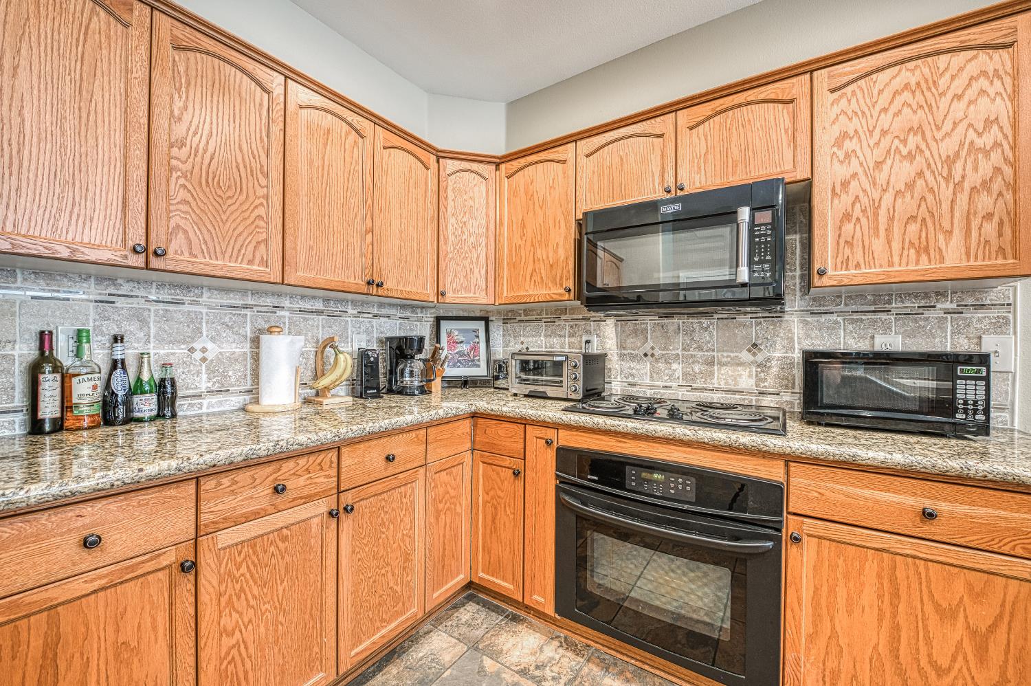 1893 Decatur Ave, Clovis, CA 93611
