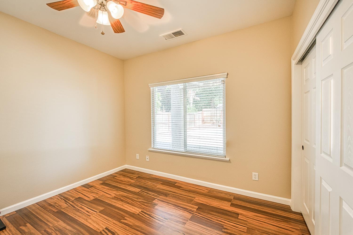 1893 Decatur Ave, Clovis, CA 93611
