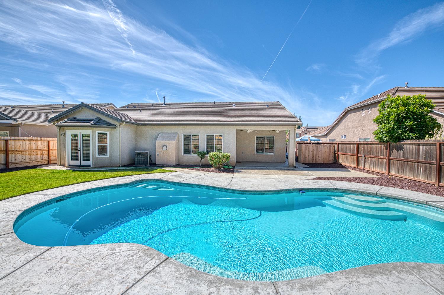 1893 Decatur Ave, Clovis, CA 93611