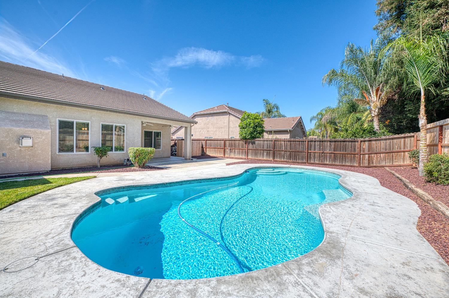 1893 Decatur Ave, Clovis, CA 93611