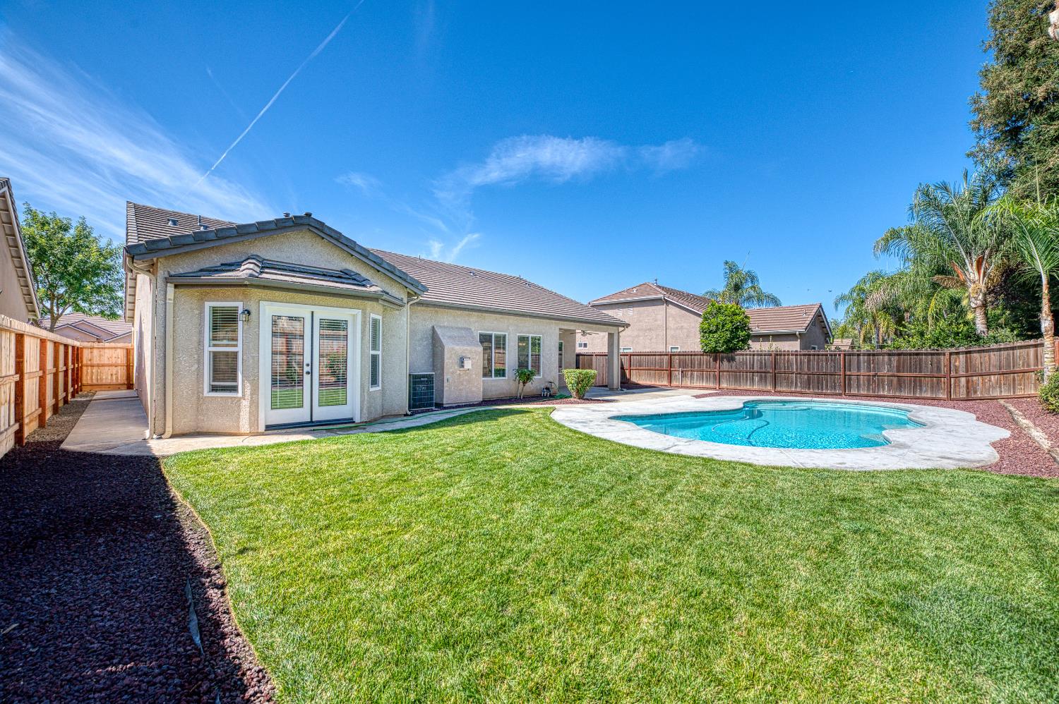 1893 Decatur Ave, Clovis, CA 93611