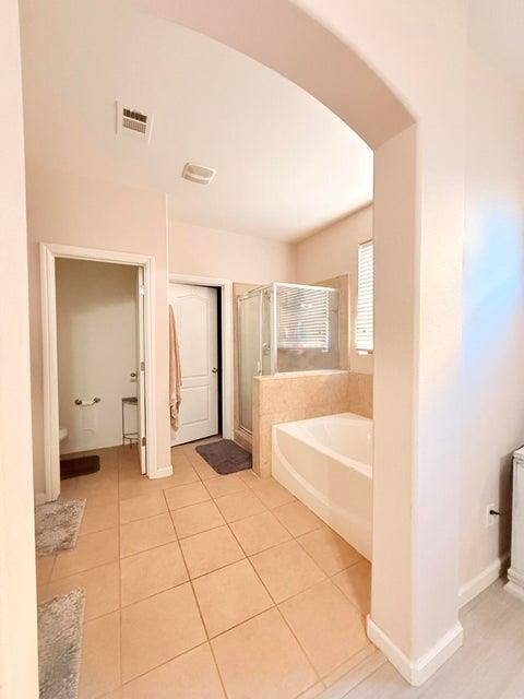 4317 E Cambridge Ave, Visalia, CA 93292