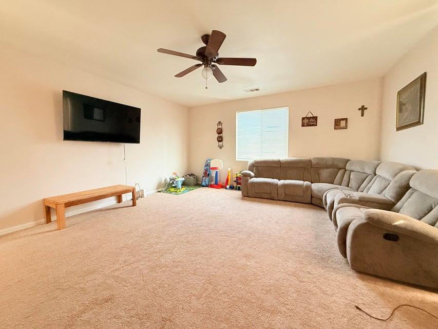 4317 E Cambridge Ave, Visalia, CA 93292