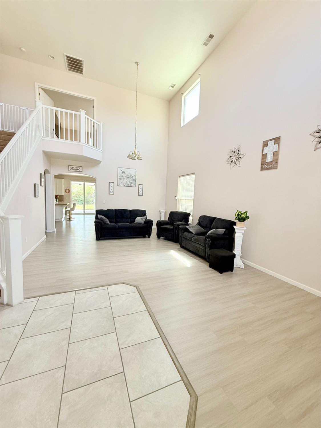 4317 E Cambridge Ave, Visalia, CA 93292