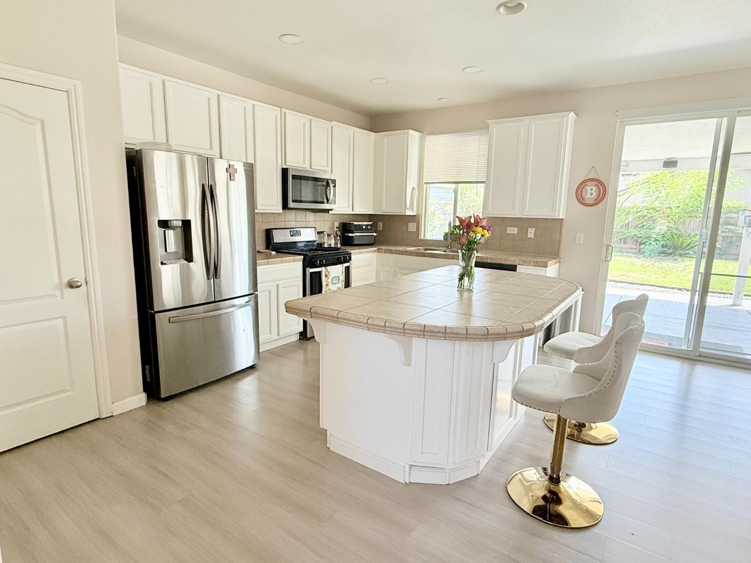 4317 E Cambridge Ave, Visalia, CA 93292