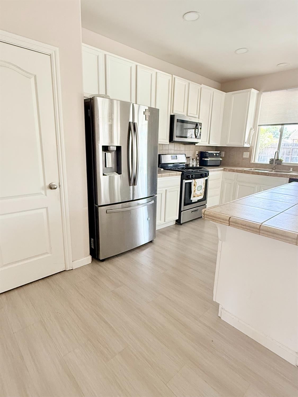 4317 E Cambridge Ave, Visalia, CA 93292