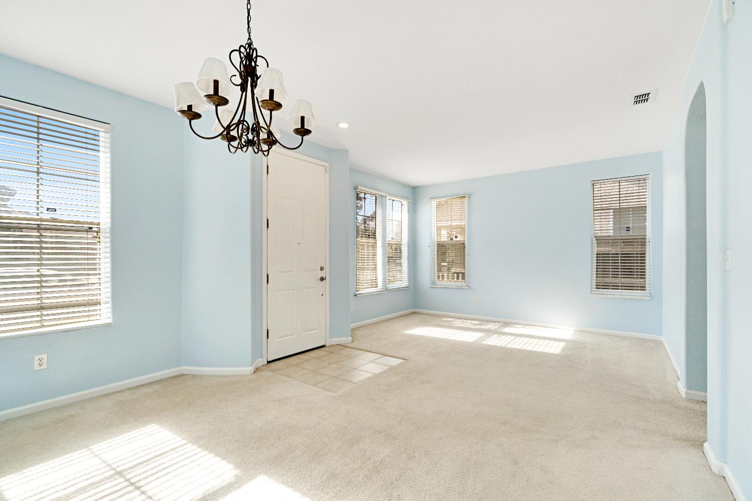 1049 Stanford Ave, Madera, CA 93637