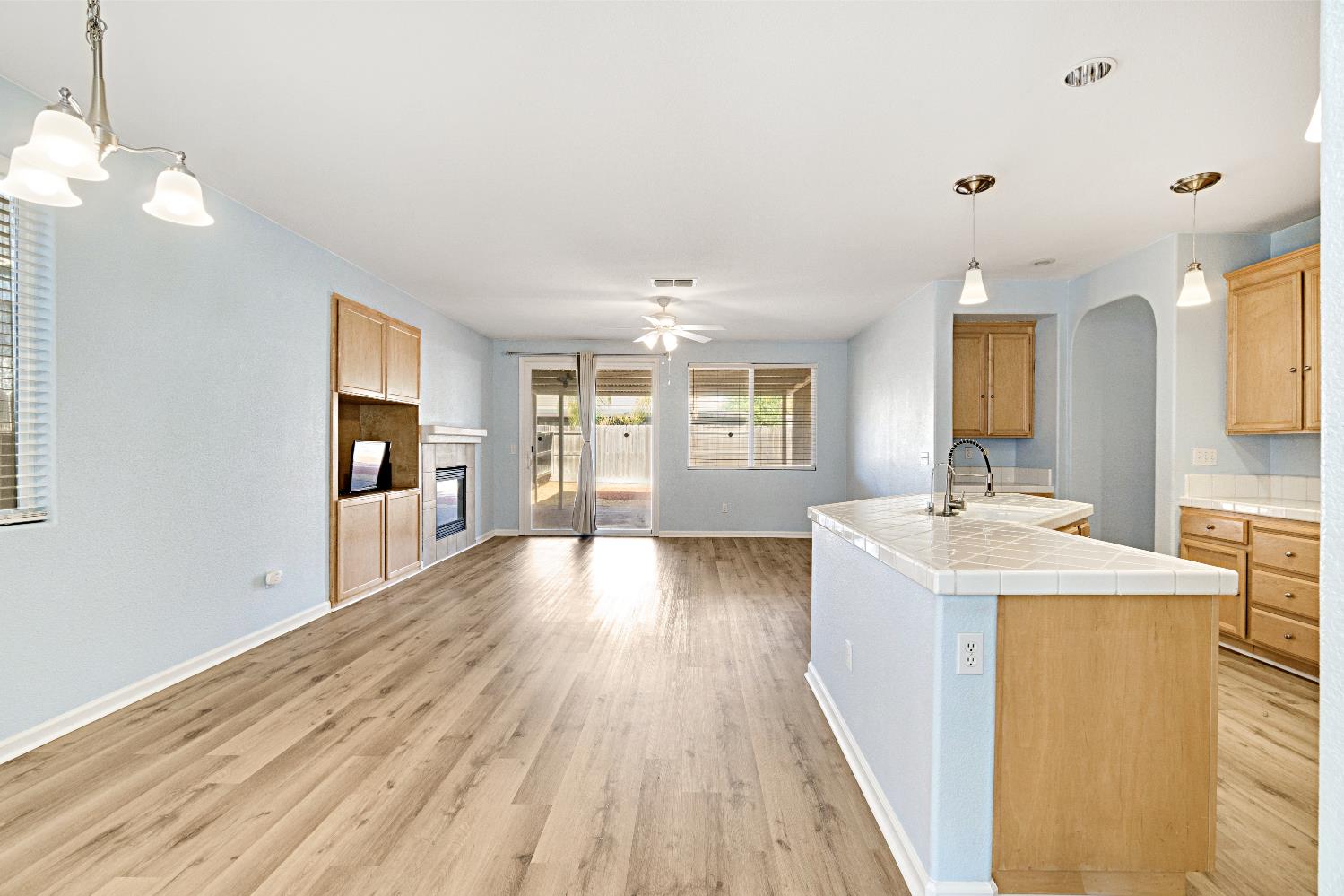 1049 Stanford Ave, Madera, CA 93637