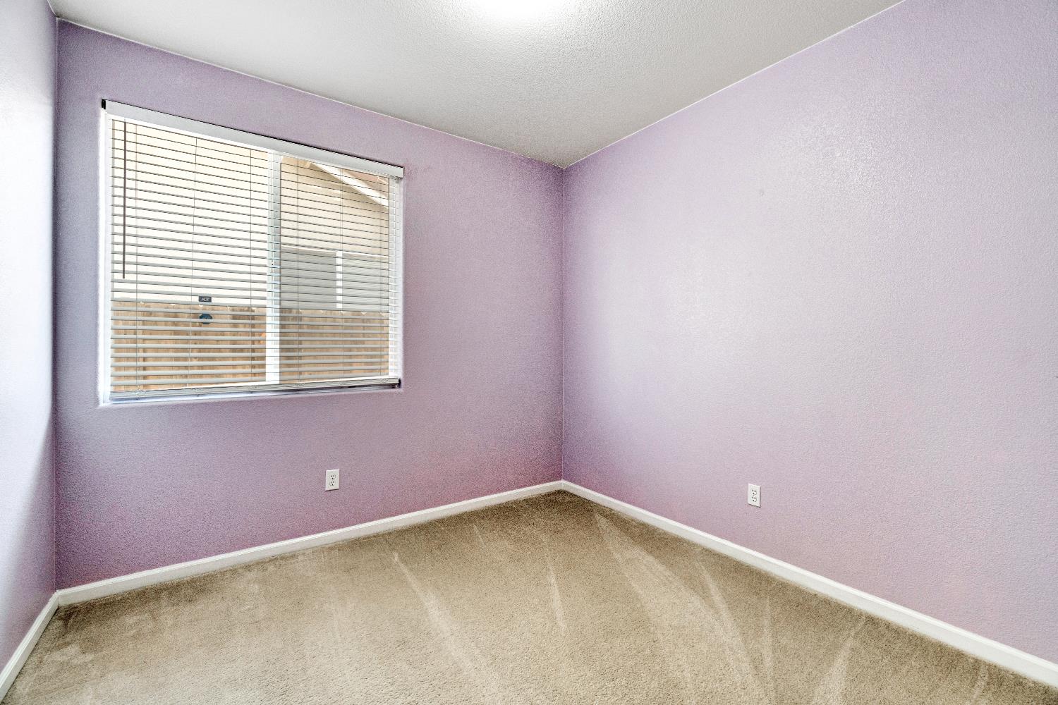 1049 Stanford Ave, Madera, CA 93637