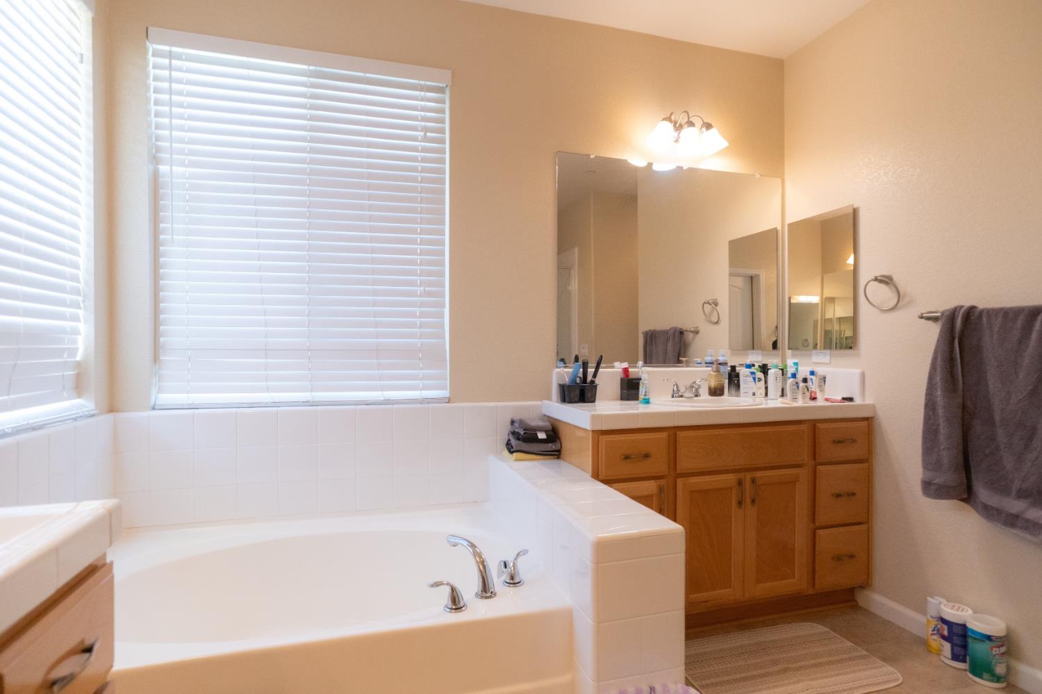4869 Langley Way, Merced, CA 95348