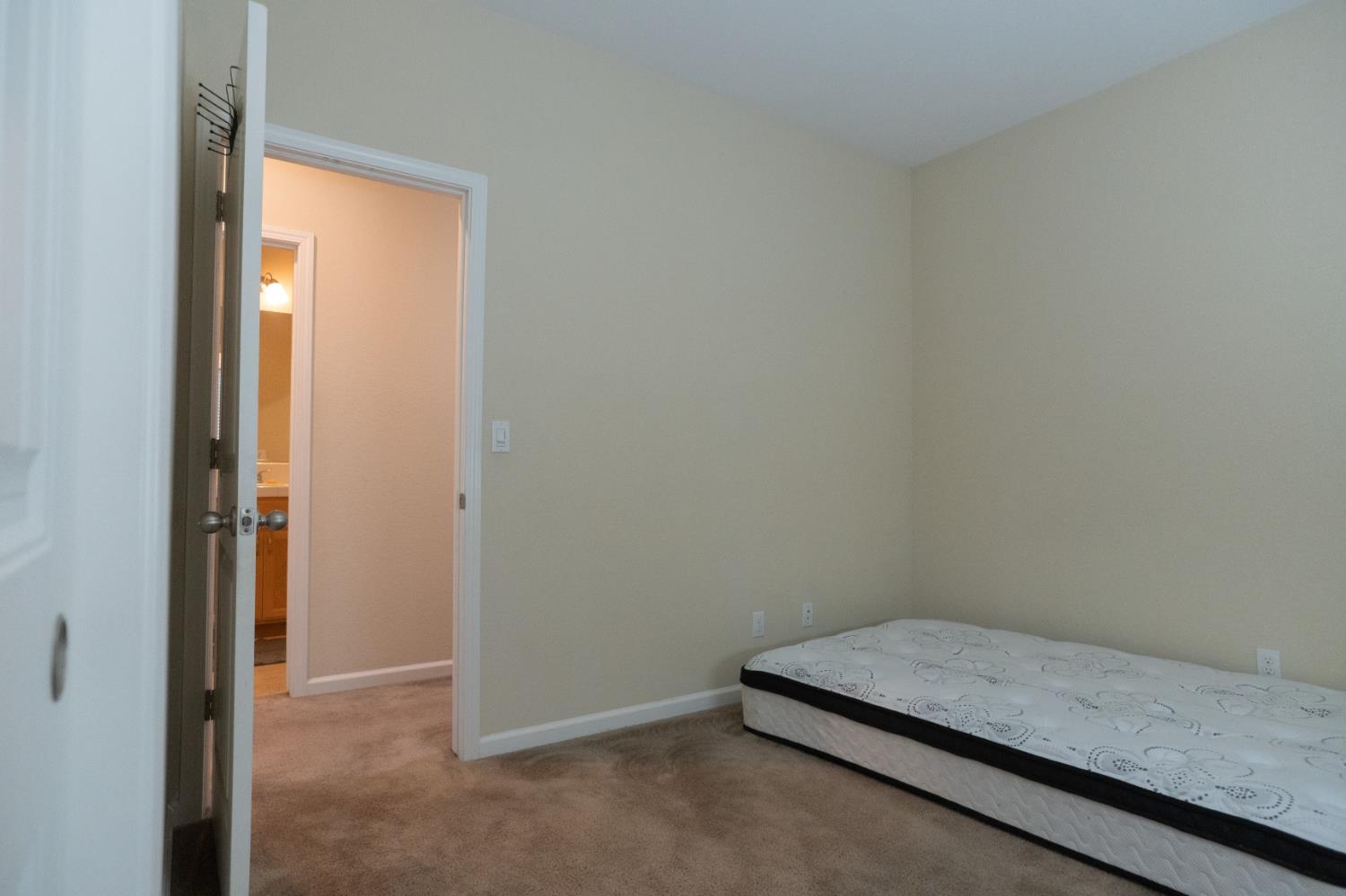 4869 Langley Way, Merced, CA 95348