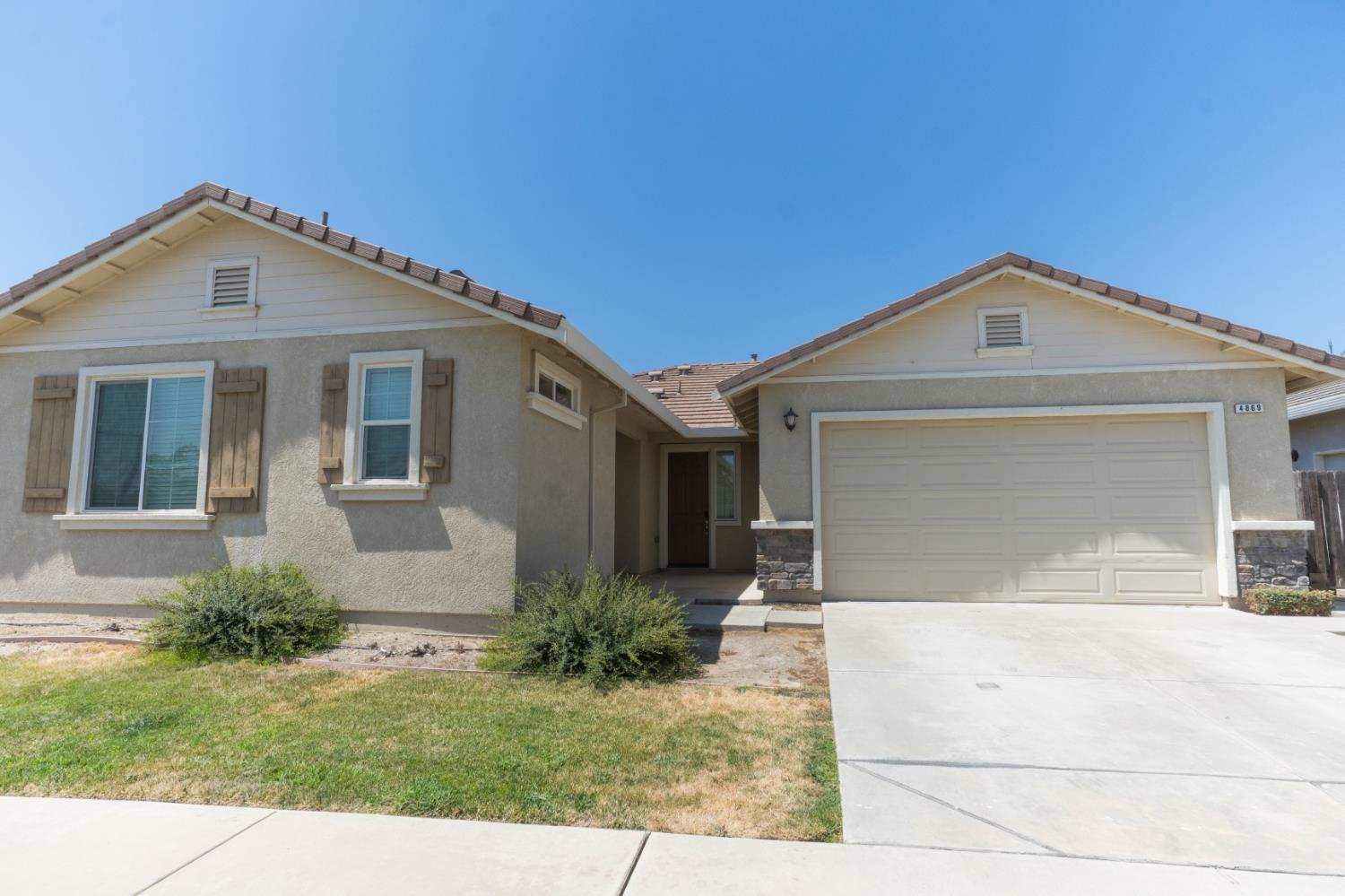 4869 Langley Way, Merced, CA 95348