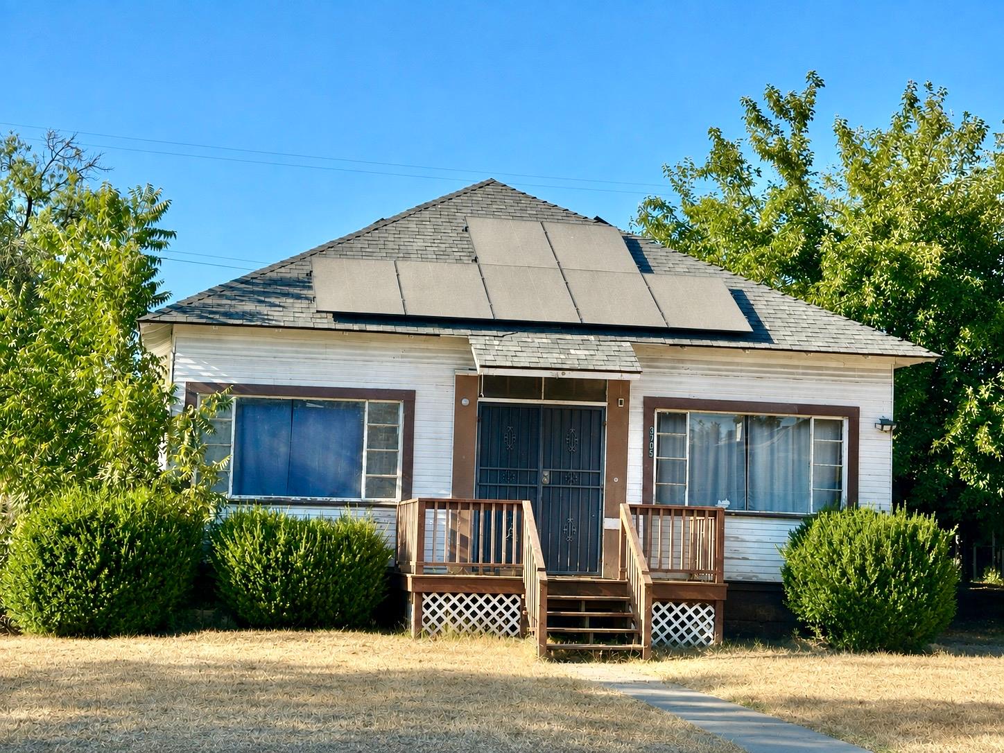 3705 3707 E Iowa Ave, Fresno, CA 93702