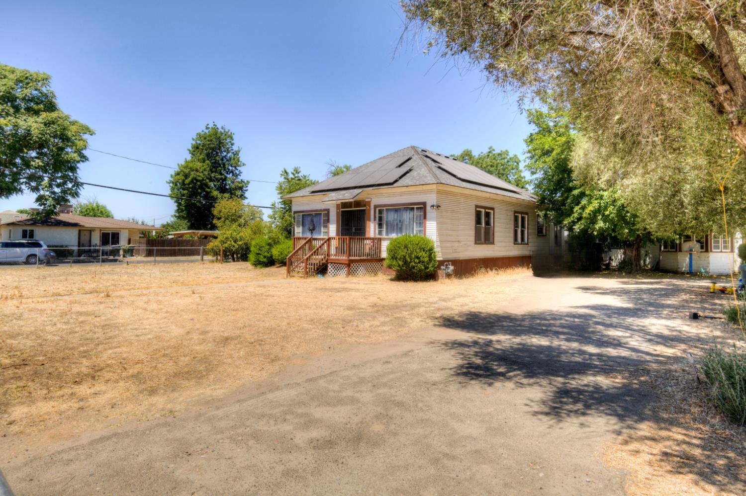 3705 3707 E Iowa Ave, Fresno, CA 93702