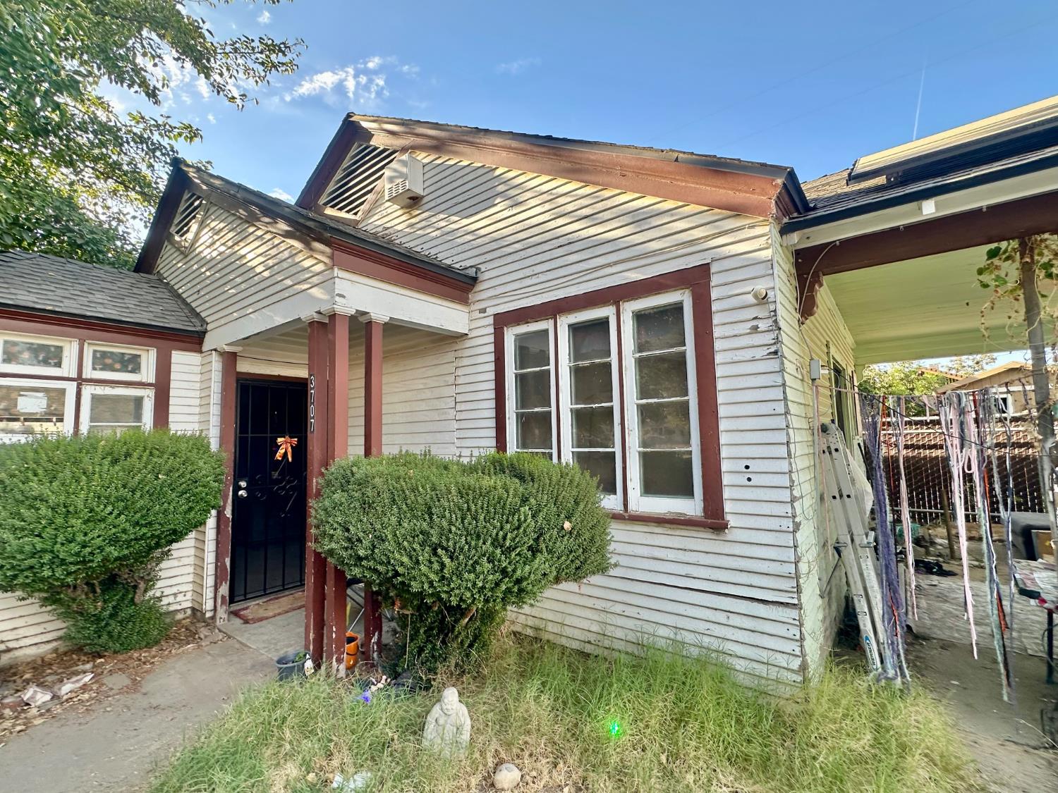 3705 3707 E Iowa Ave, Fresno, CA 93702