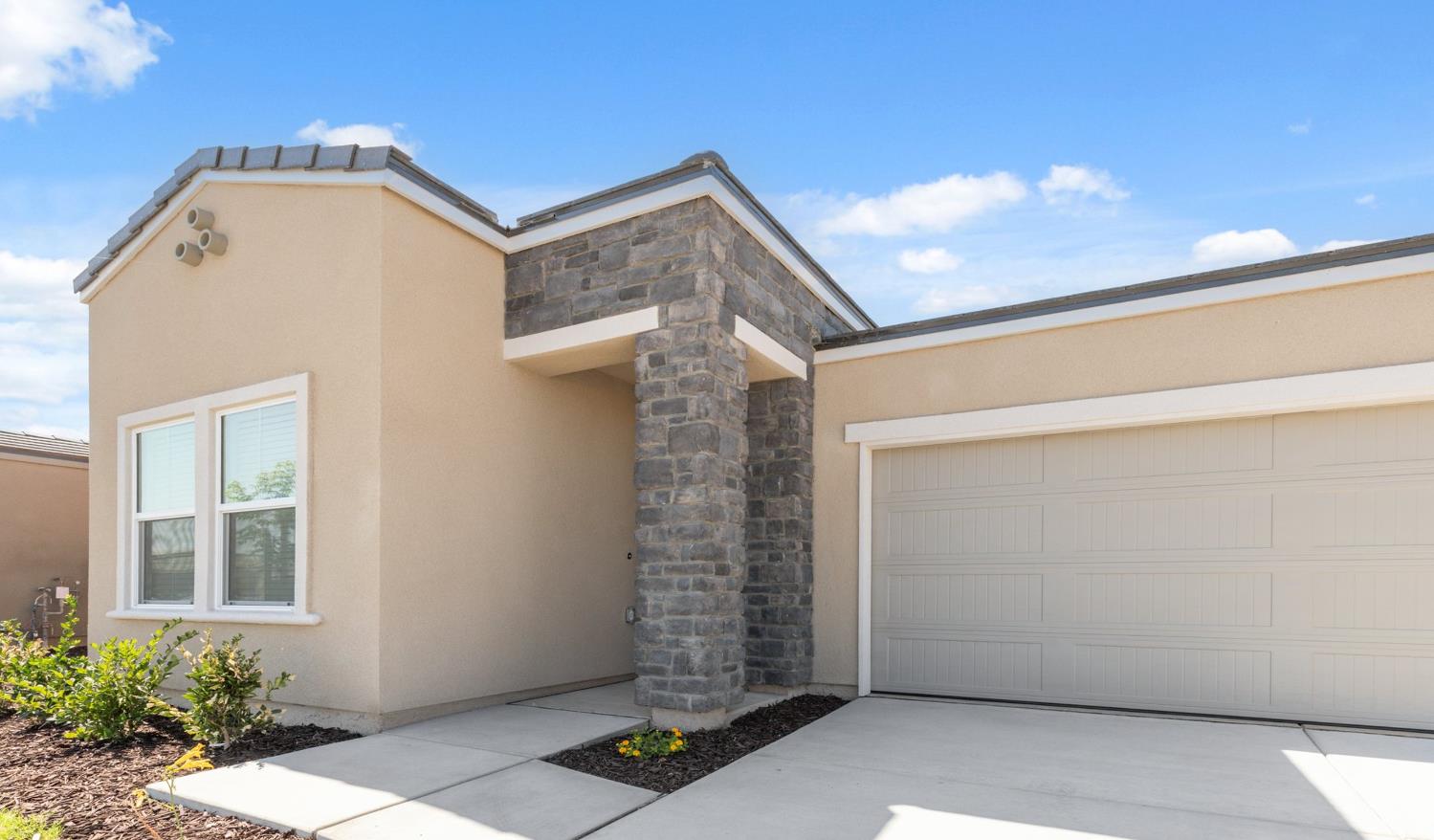 7133 W Willis Ave, Fresno, CA 93723