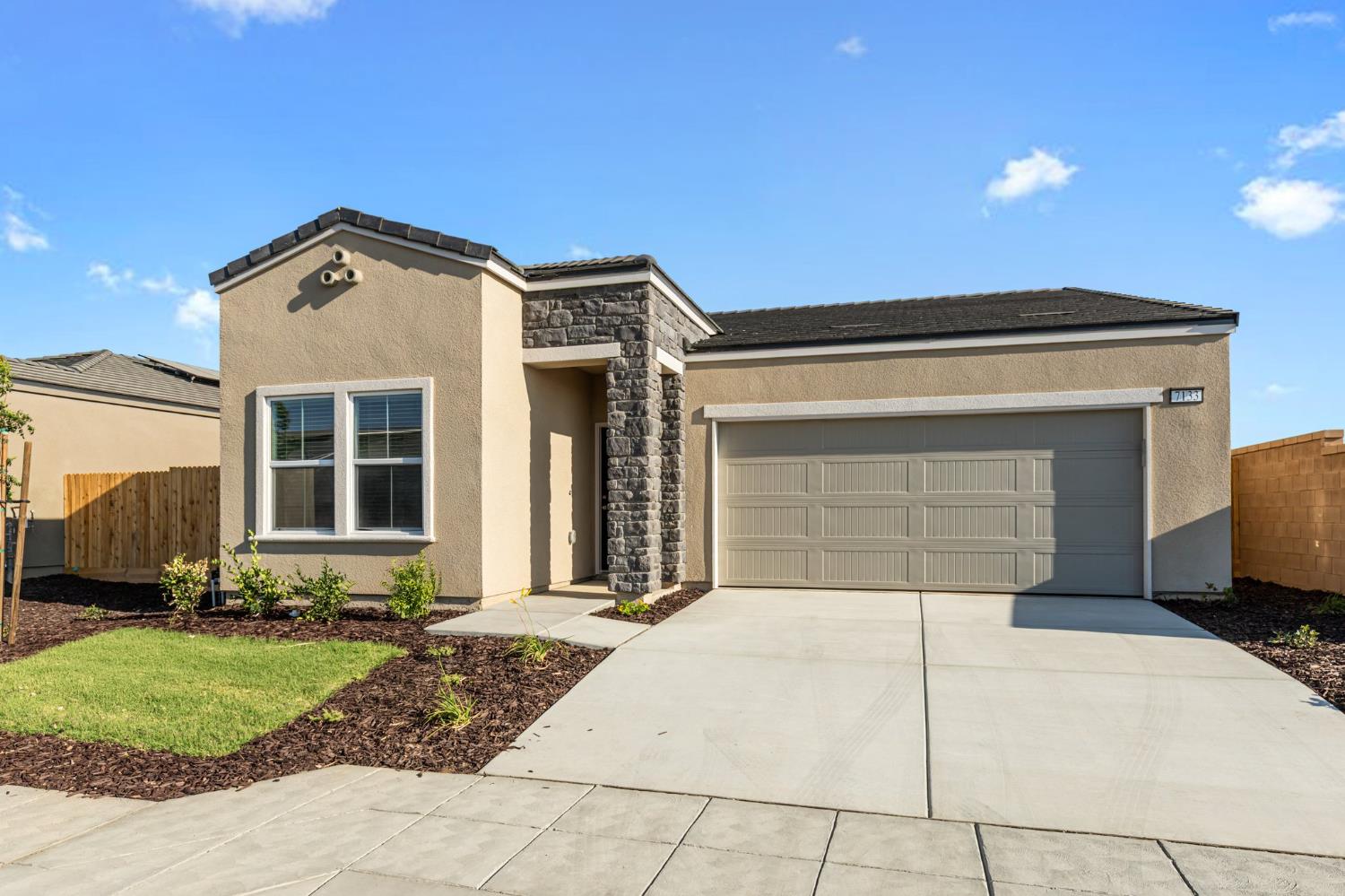 7133 W Willis Ave, Fresno, CA 93723