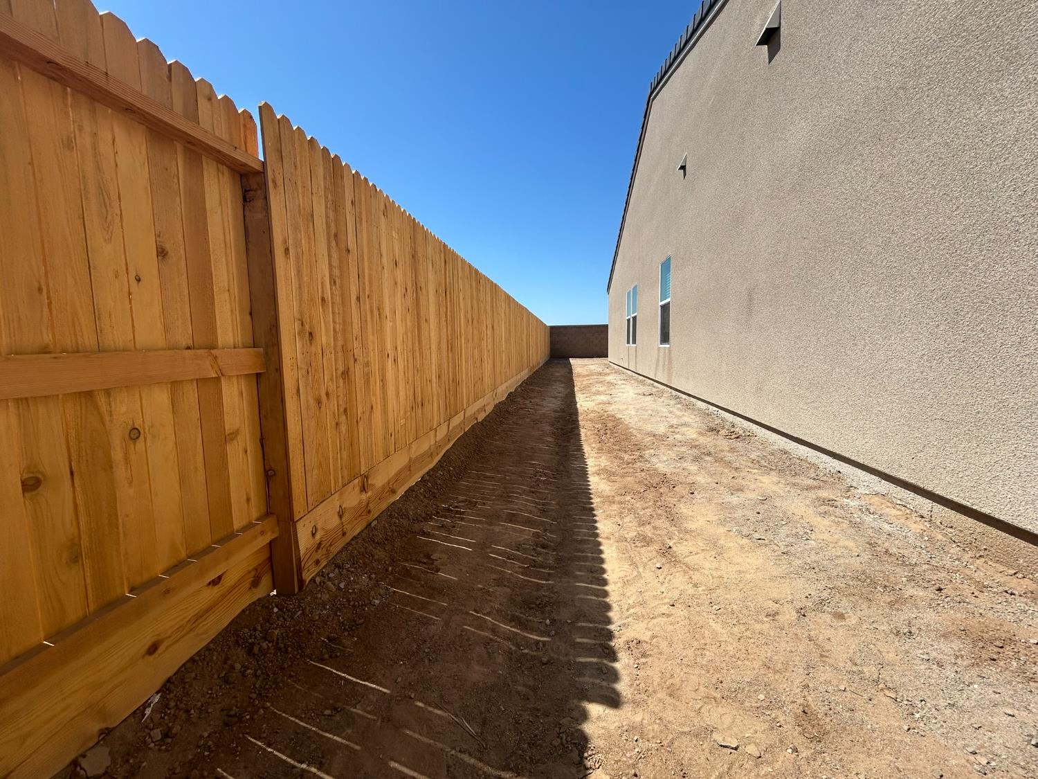 7133 W Willis Ave, Fresno, CA 93723