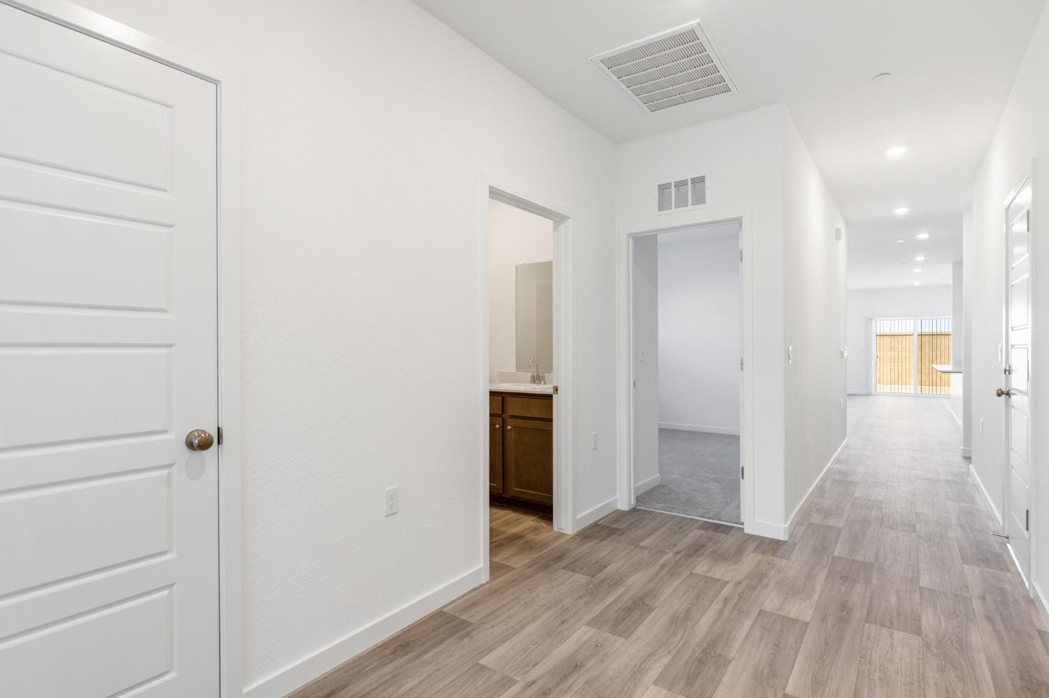 7133 W Willis Ave, Fresno, CA 93723