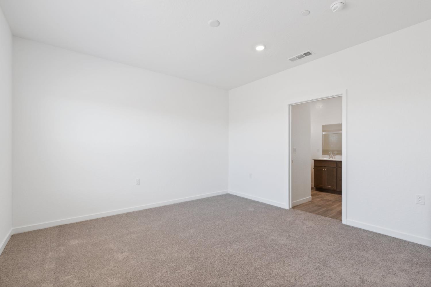 7133 W Willis Ave, Fresno, CA 93723
