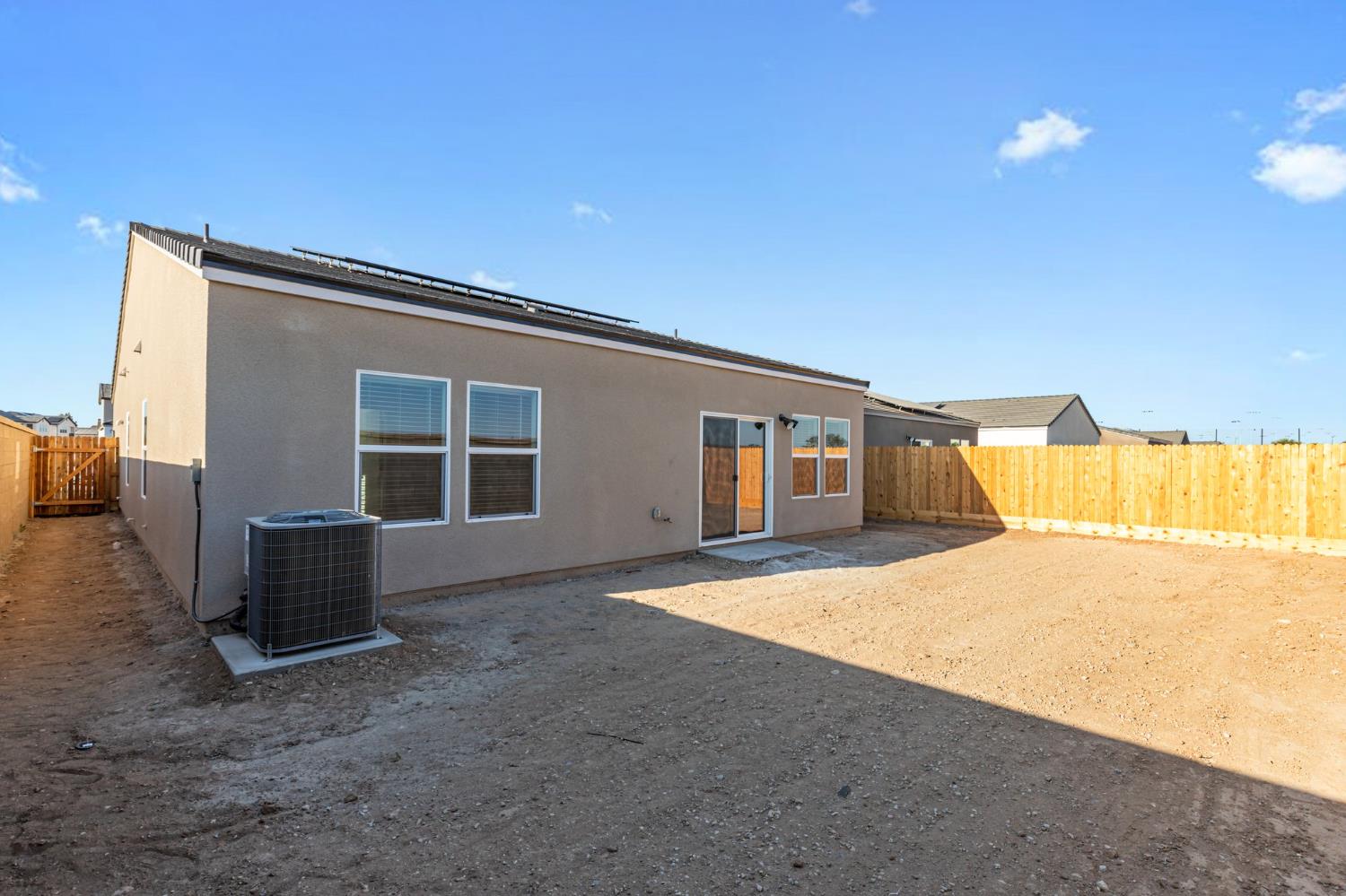 7133 W Willis Ave, Fresno, CA 93723