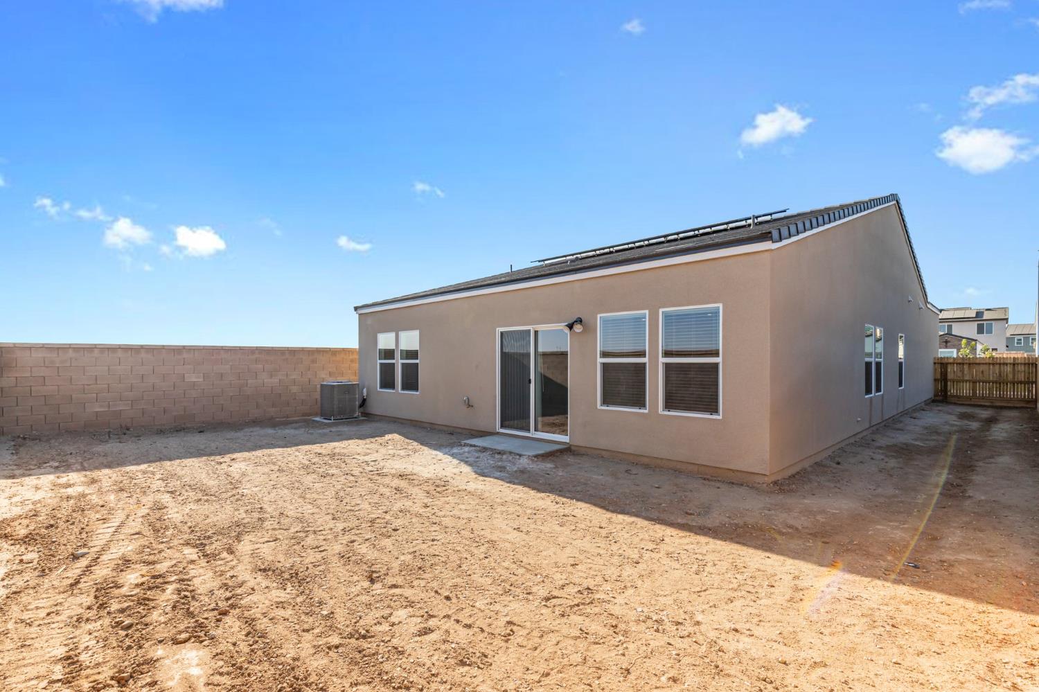 7133 W Willis Ave, Fresno, CA 93723