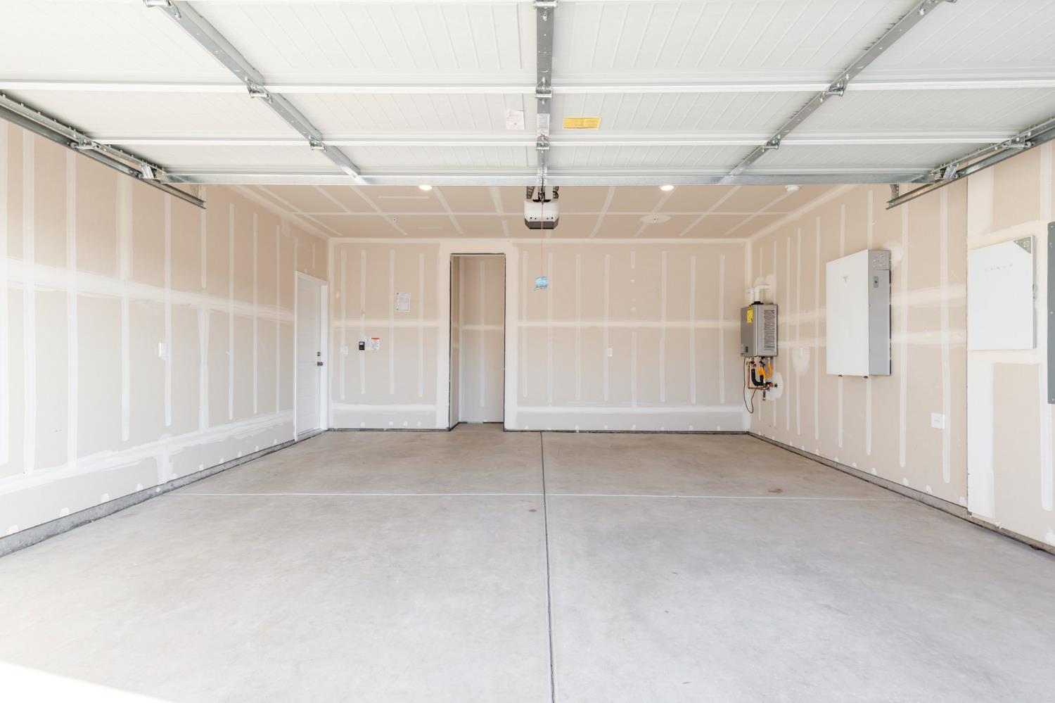7133 W Willis Ave, Fresno, CA 93723