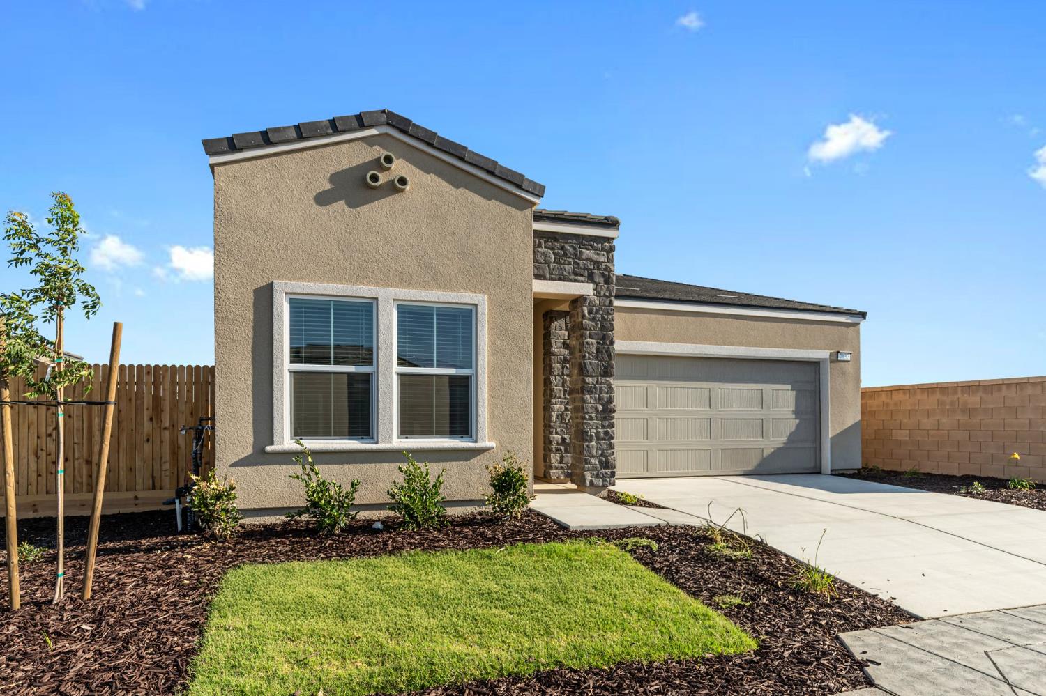 7133 W Willis Ave, Fresno, CA 93723