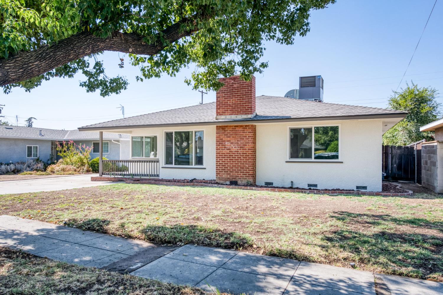 1025 W Fedora Ave, Fresno, CA 93705