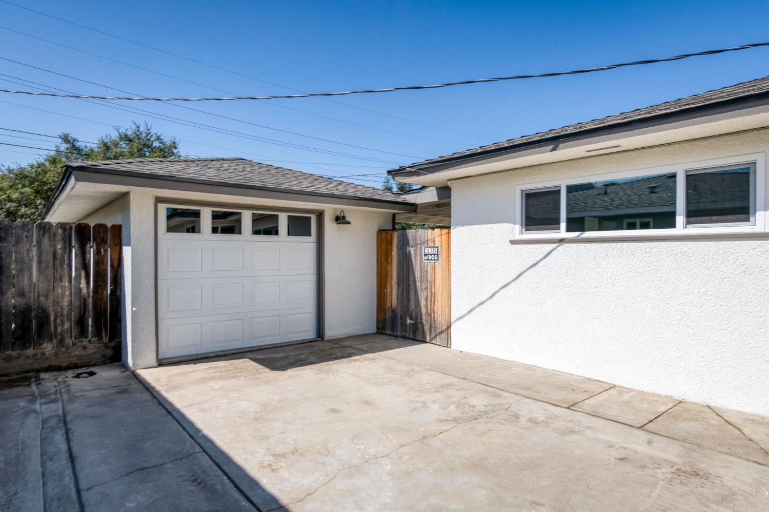 1025 W Fedora Ave, Fresno, CA 93705
